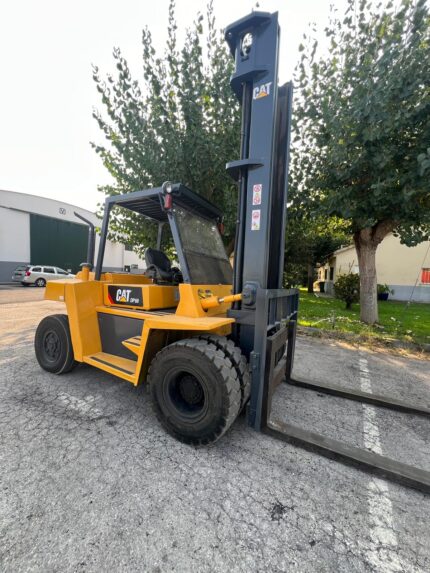 Empilhador caterpillar diesel